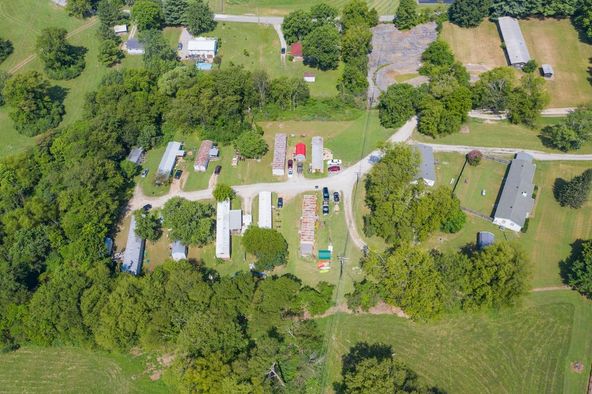 Three Oaks Village: 931 Baker Rd, Columbia, TN 38401